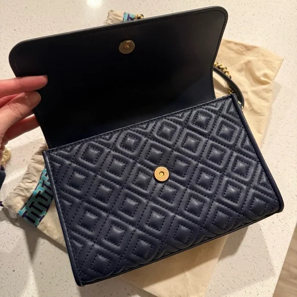 Tory Burch Fleming Quilted Shoulder Bag - Picture 7 of 12
